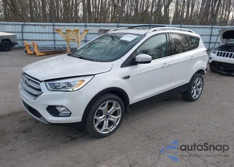 2018 Ford Escape Titanium из США, поврежденный, VIN 1FMCU9J92JUC33533